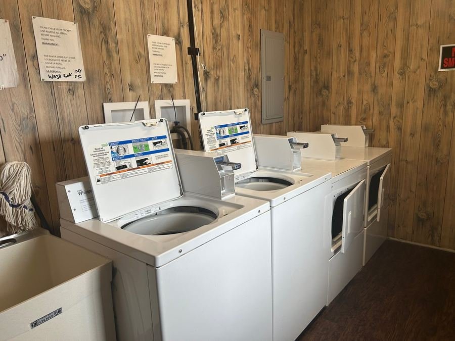 Coin laundry at Happy Days RV Park